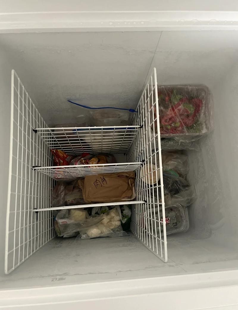 卧式家用冰柜冷冻食材分层摆放实拍