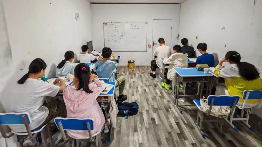 居民楼一楼住宅改造的小型私人补习教室