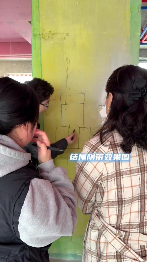 装修木工交底现场核对柜子尺寸