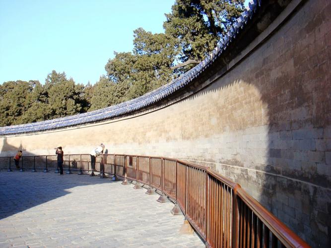 北京天坛公园回音壁青砖墙面景观