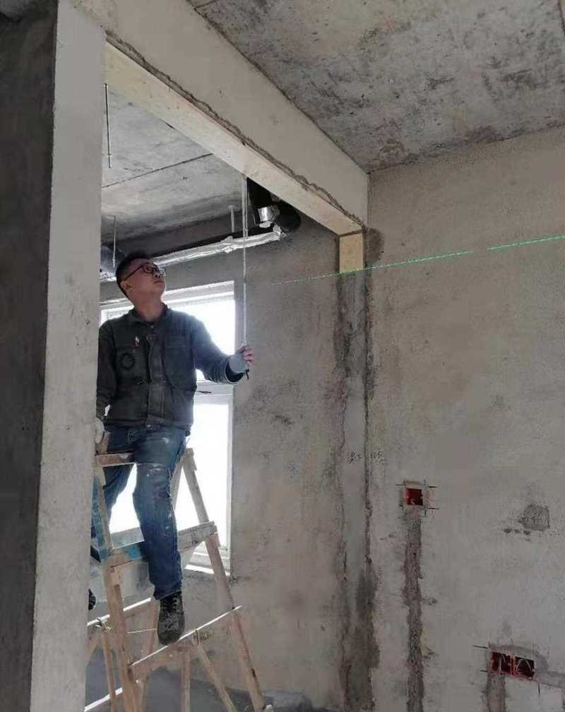木龙骨吊顶施工现场弹线定位图