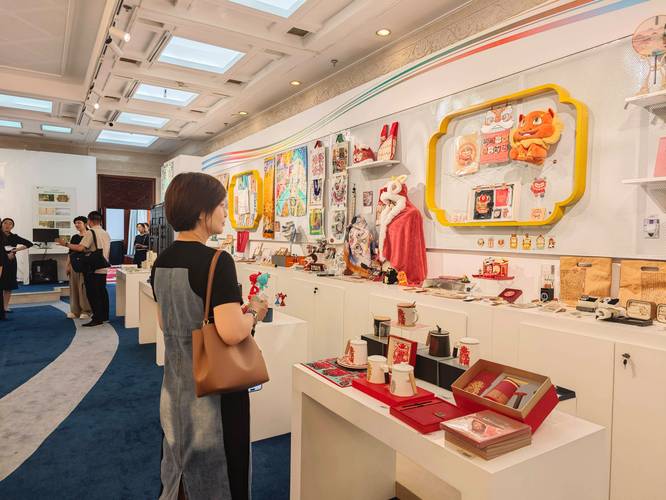 老字号国潮文创产品线下陈列实景