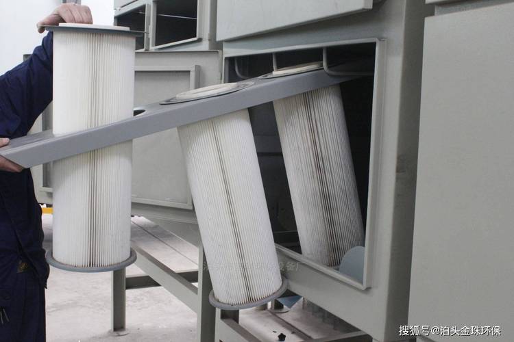 滤筒除尘器厂家上门安装调试现场实拍