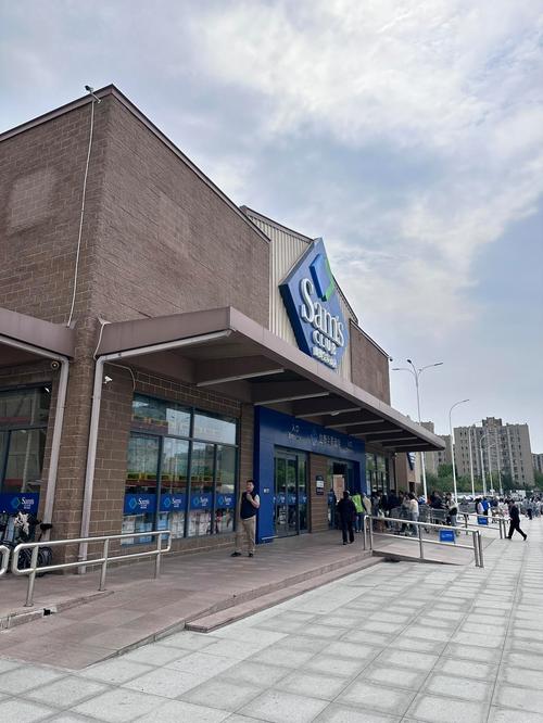 南京城郊工厂直营零售门店门口