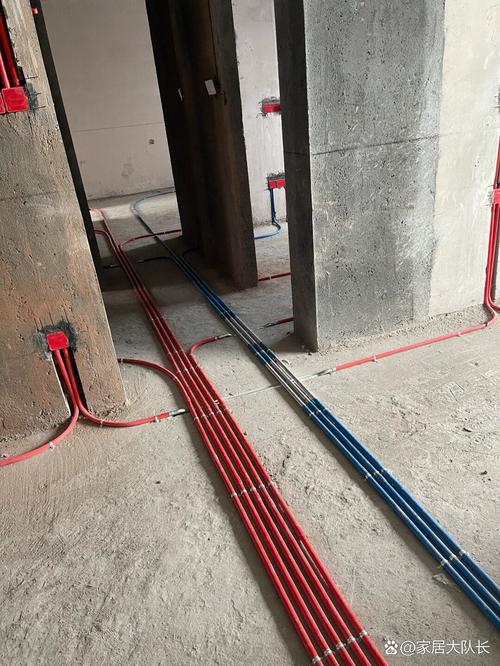 强弱电平行管线留30公分间距实拍