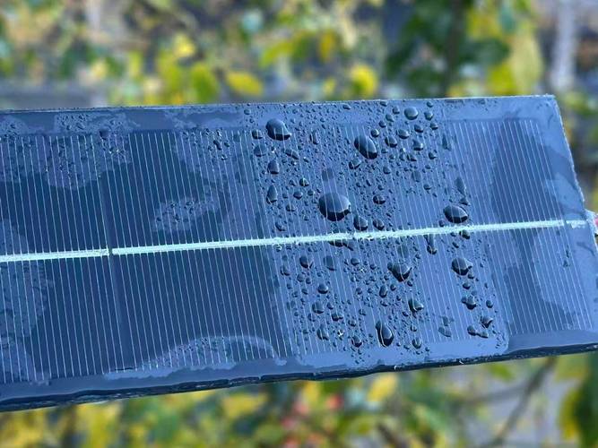 失效超疏水涂层光伏板水痕实拍