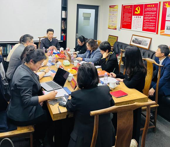北京朝阳区某离婚律所律师与客户会议场景