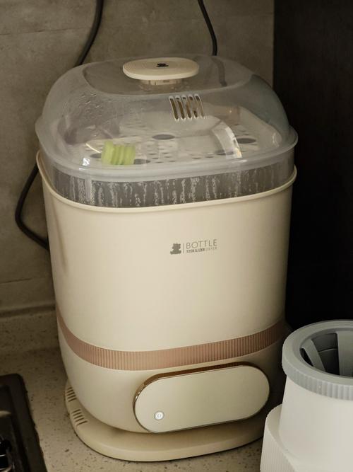 家用台式蒸汽奶瓶消毒器使用场景