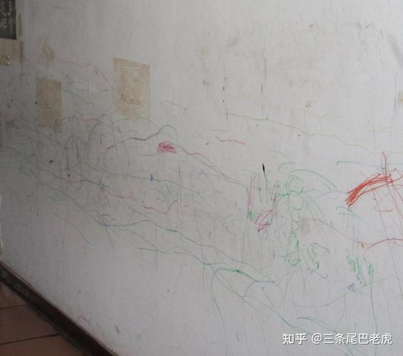 3岁宝宝家庭乱涂墙审美教育展示