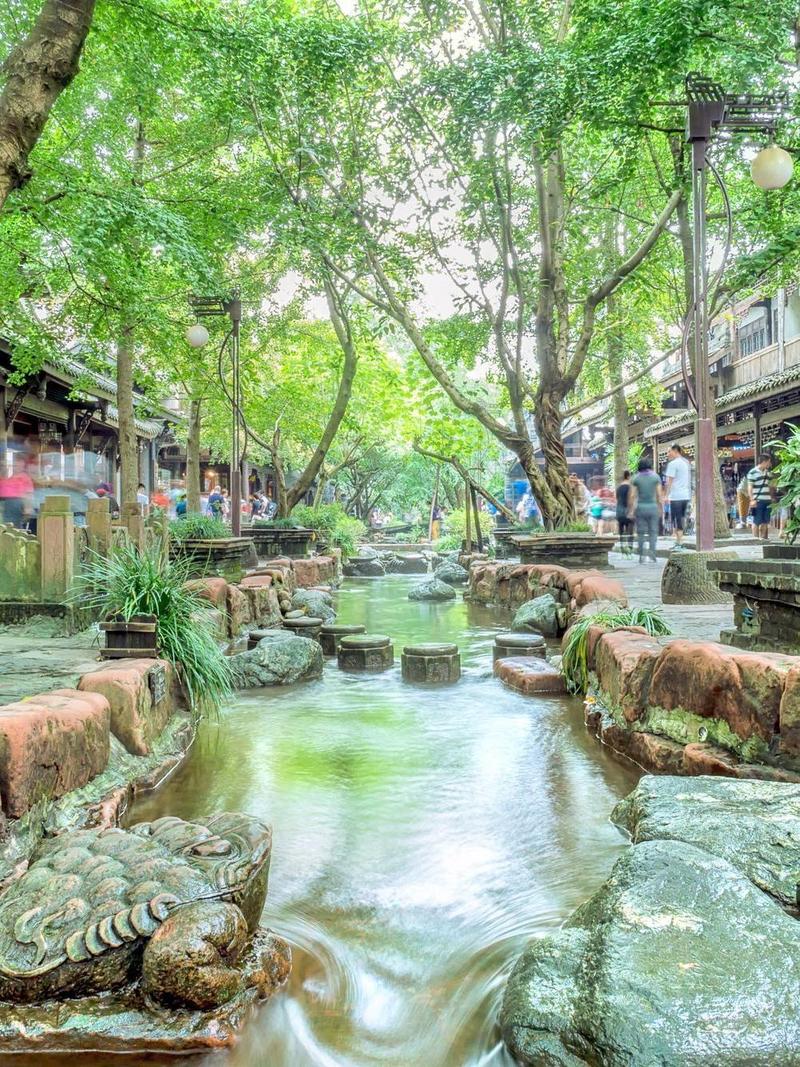 黄龙溪古镇：在千年前的石板路上，踩水也要有分寸