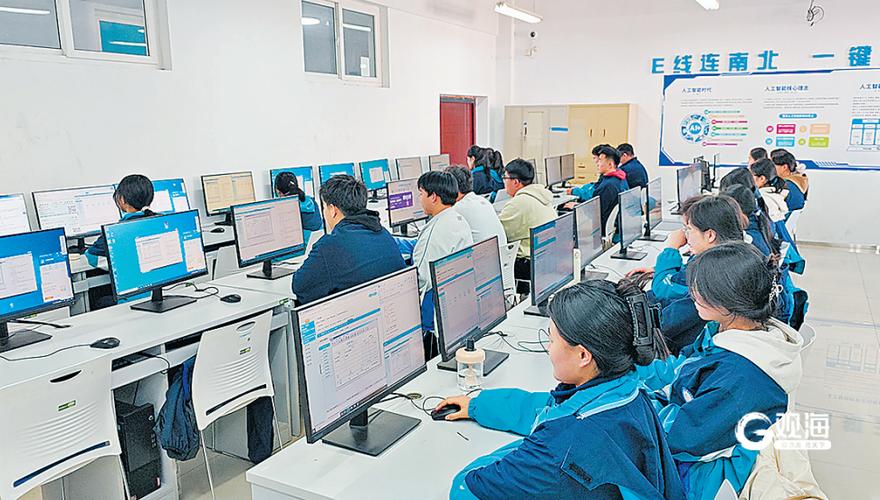 2024年中职职普融通班校园招生咨询现场