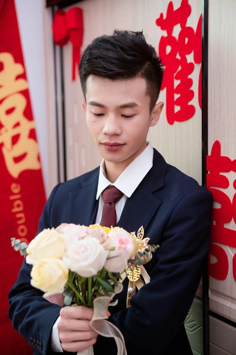 婚礼纪录片 新郎歪领结特写 真实记录