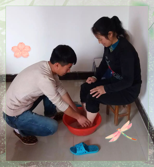 工厂车间父子传承现代孝道