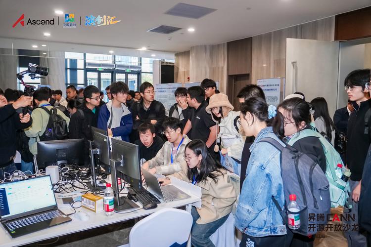 开源技术社区线下技术沙龙代码走查现场