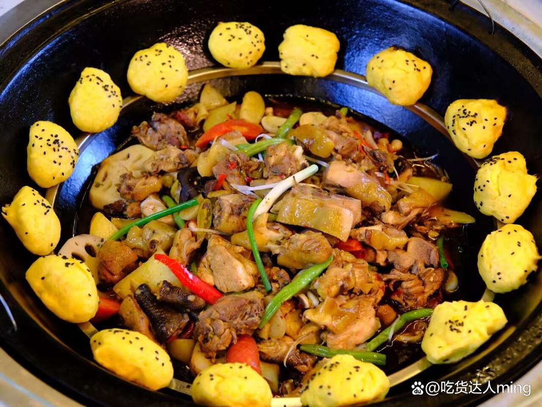 湖北南漳荆山农家乐土灶炖土鸡