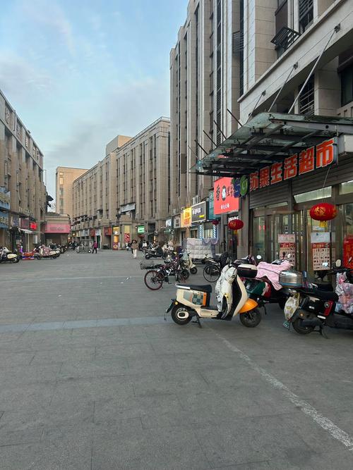 南京老小区沿街社区商业门店实拍