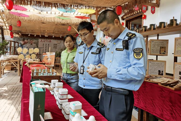 杭州古玩市场文旅执法检查现场