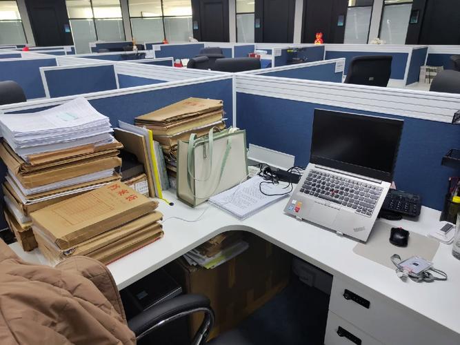 债务追偿律所案件材料整理工作台