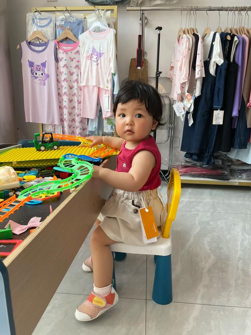 宝妈在家带娃用超级宝贝小程序打卡照片