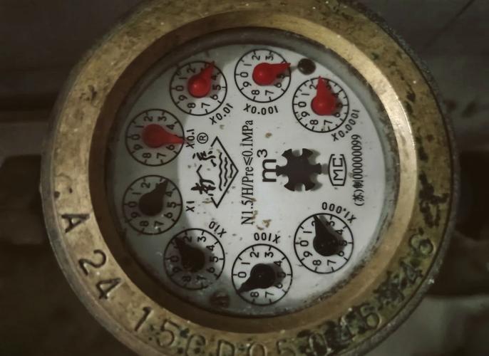 上海老公房室内老式水表电表特写