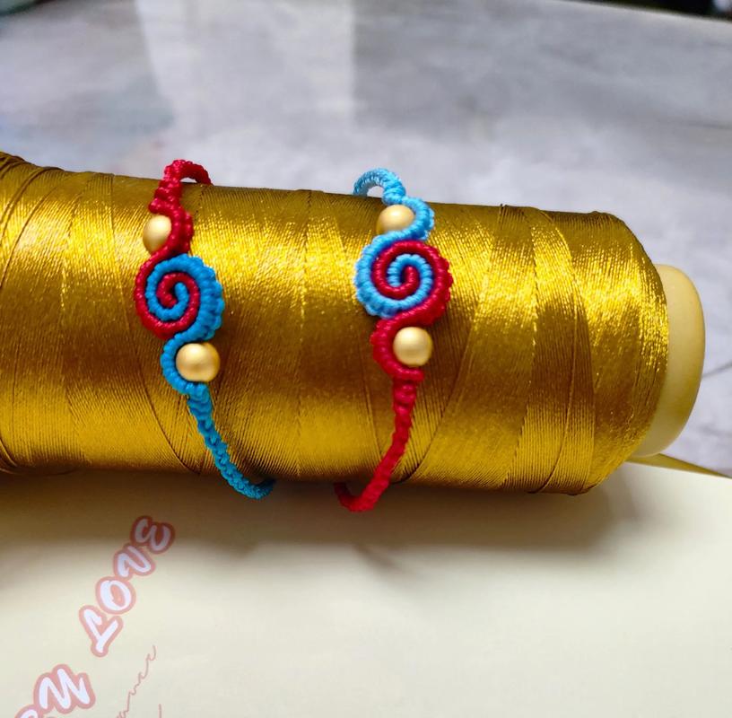 亲子手工制作二进制珠子手绳成品