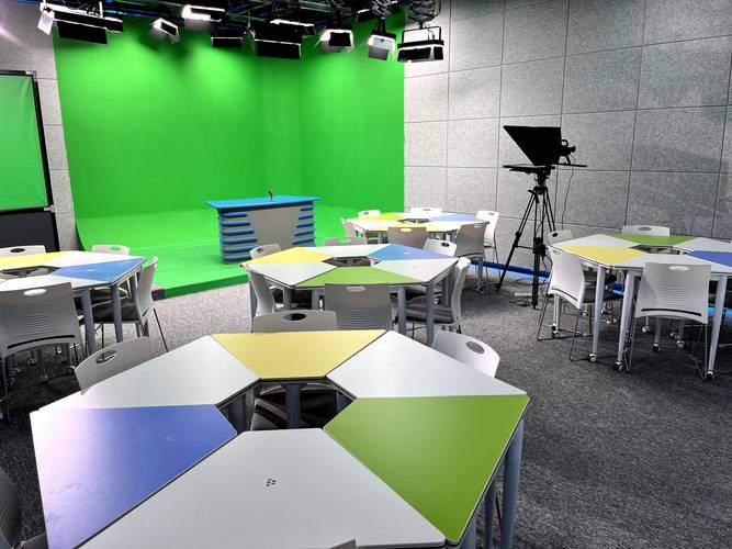 中小学新媒体直播素养课堂实景