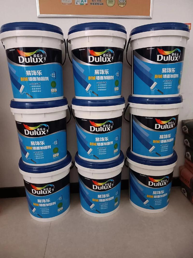 建材市场内墙乳胶漆十环标志桶身特写