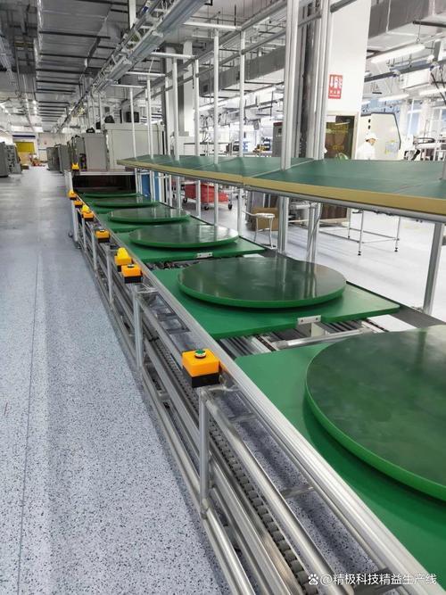 IE工程师现场观测生产线平衡工位实拍
