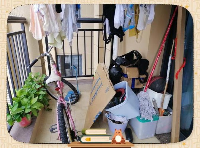 阳台堆放过的闲置家用小型器械