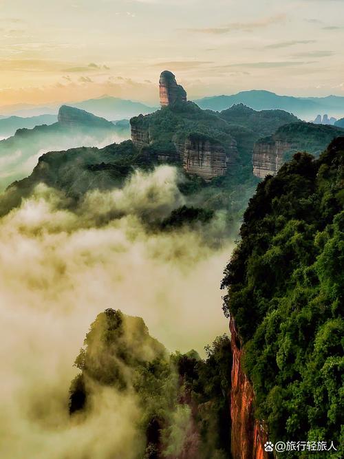 崀山八角寨雾海丹霞日出观景台风光