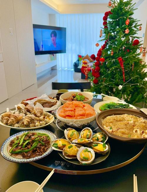 节日合理饮食搭配餐桌实拍