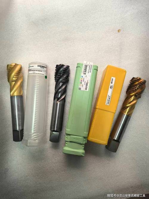 进口与国产丝锥实物对比