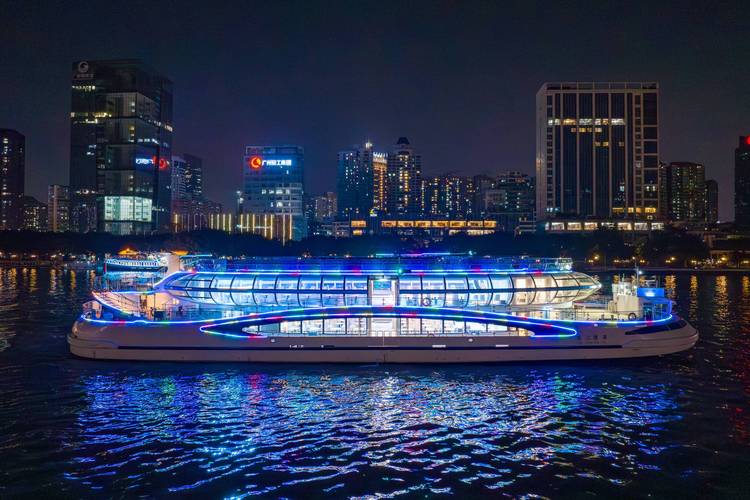 珠江夜游游船几何构图