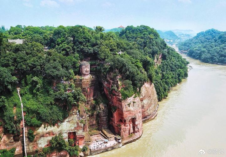 乐山大佛凌云山道徒步观景台