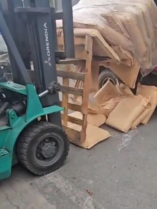 物料搬运：从手动叉车到集群调度，我经历的十年之变