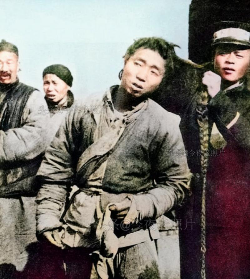辛亥革命后民众剪辫子老照片