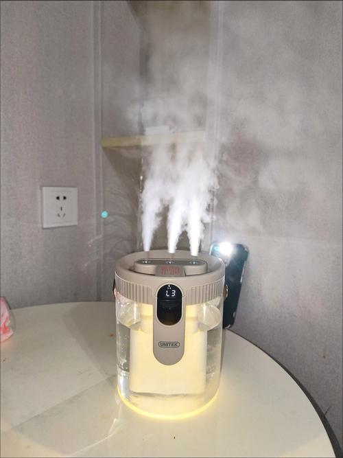 超声波加湿器自来水与纯净水雾化效果对比实拍