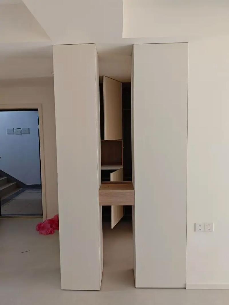 精装房局部改造衣柜更换现场图