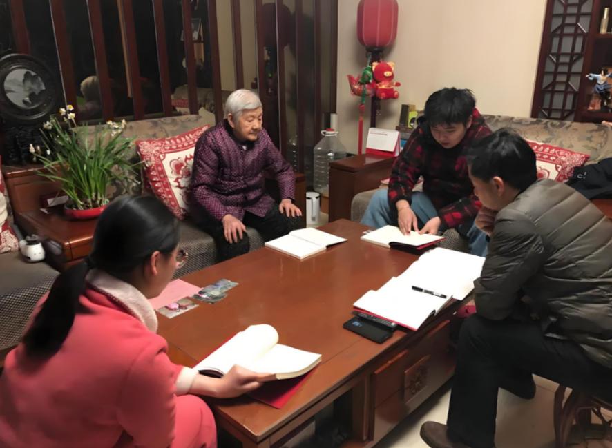 遗产分割家庭会议紧张场景