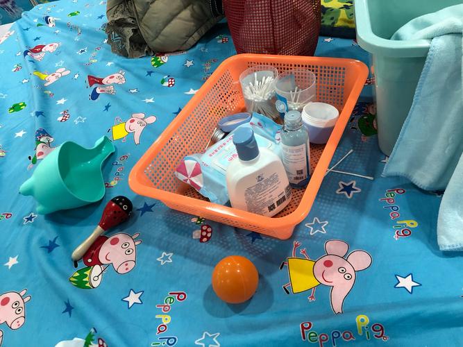 家庭场景宝宝容易触碰的高温物品摆放图