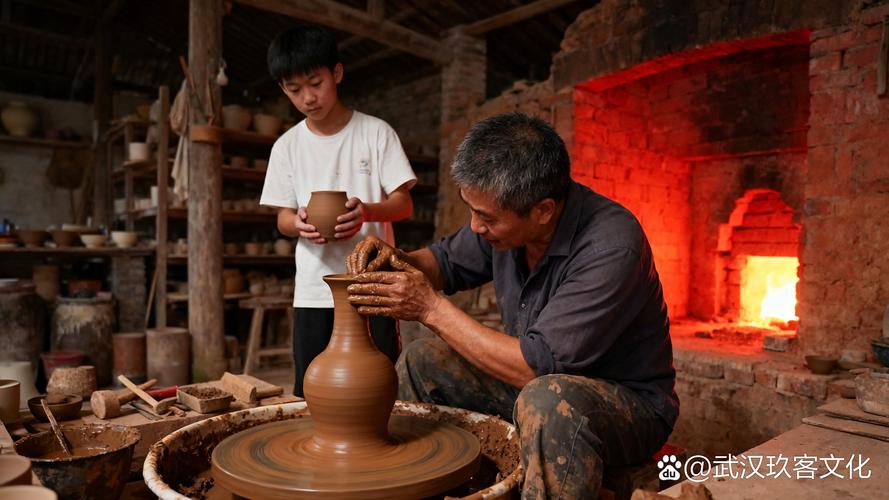 景德镇传统柴窑烧窑过程 匠人添柴