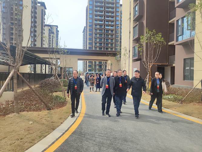 拆迁律师现场调研被征收房屋