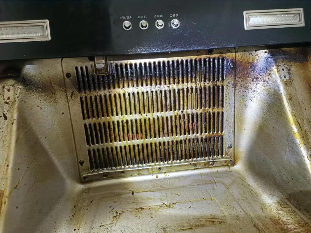 抽油烟机叶轮油污堆积对比图