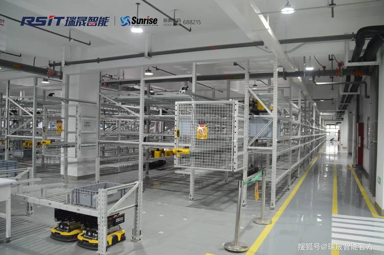 高职机械实训课学生搭建的智能物料转运系统料斗结构