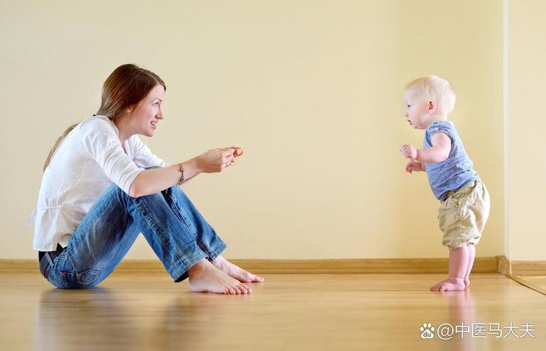 婴儿学走路试错行为分解图