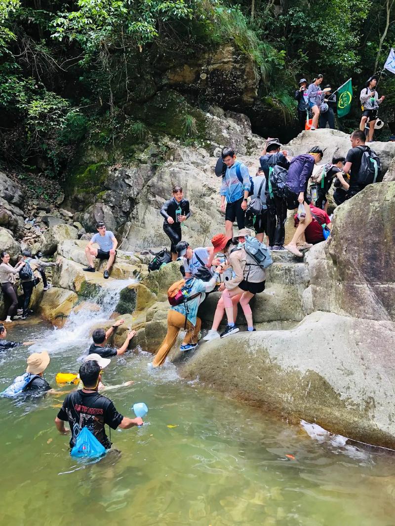 躲避峡溯溪徒步