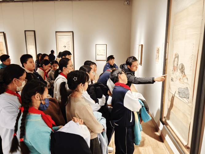 乡镇中学学生线上跟着美术馆讲解员看展互动场景