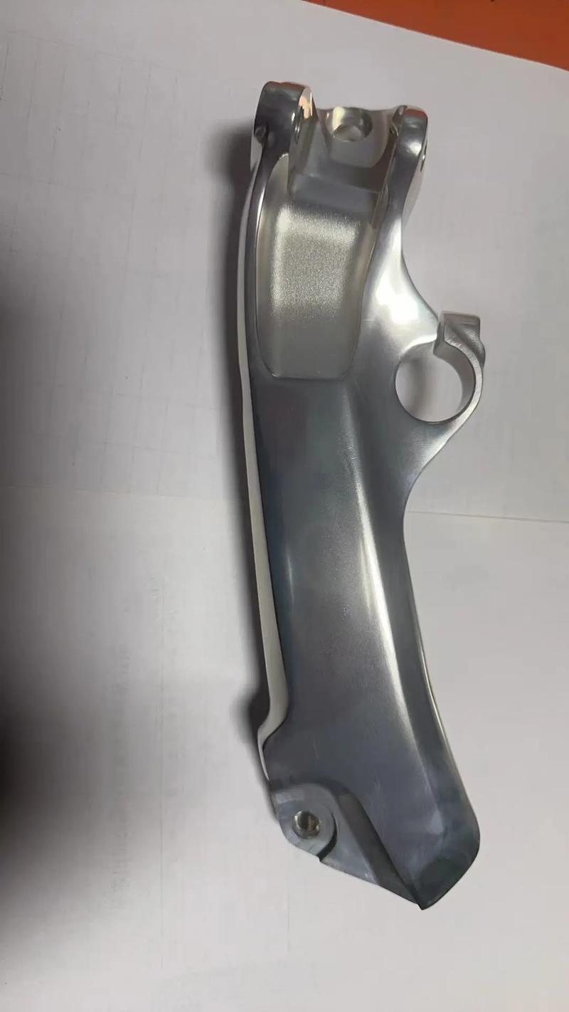 硬质阳极氧化处理后汽车零件展示