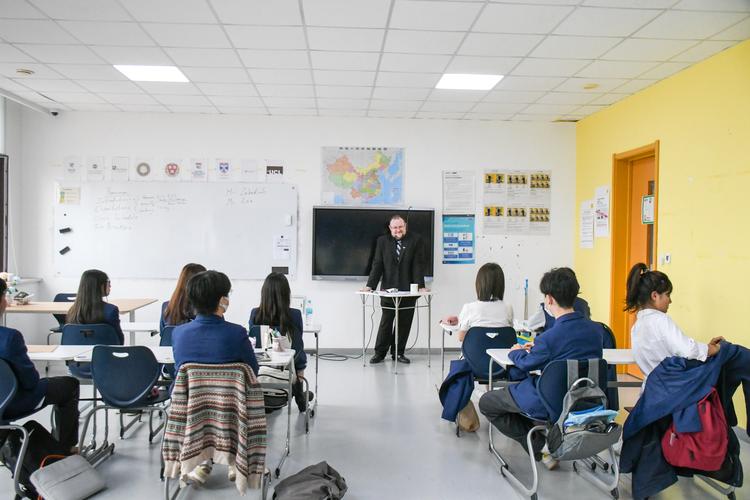 国际学校课堂LSAT逻辑游戏化教学场景