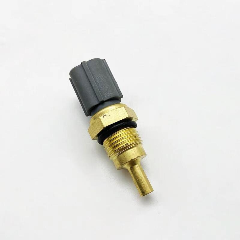 汽车发动机进气歧管旁水温传感器实物图